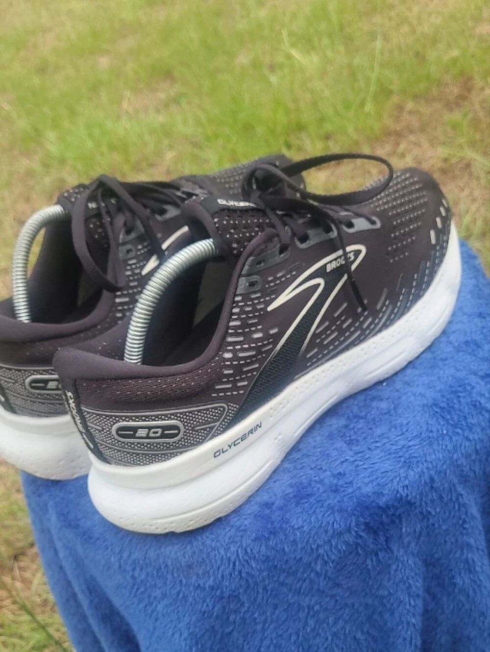 Brooks Men’s Glycerin 20 Running Sneakers - Black & White Size 9.5 Wide (2e)